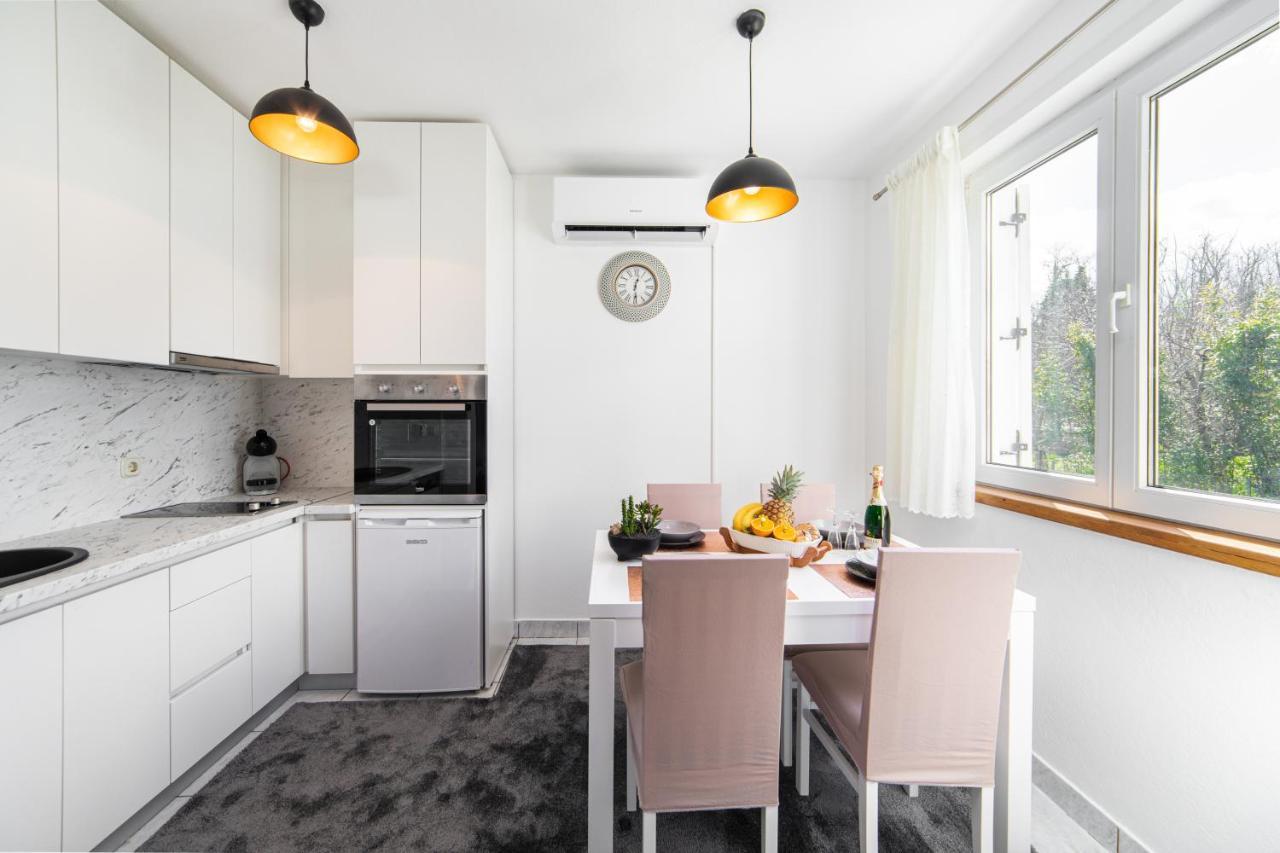 Guesthouse Four Rivers 캐플례나 외부 사진
